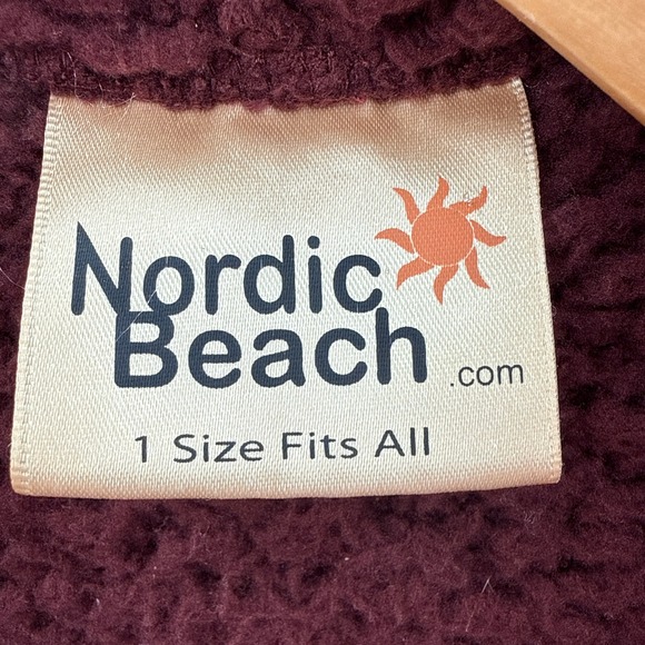 Nordic Beach Body Wrap Sherpa Fleece Hooded Cardigan Mahogany Wine One Size OSFA - Picture 3 of 6